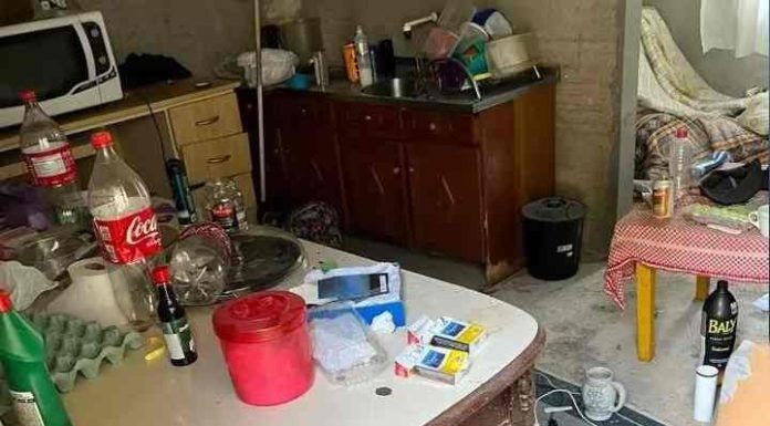 Homem mata amigo e esconde corpo por 8 dias em kitnet