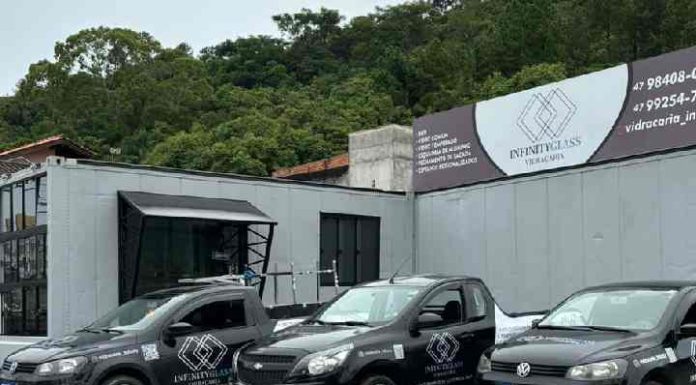 Vidraçaria Infinity Glass completa um ano de atividades