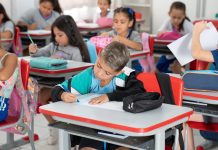 Em Penha, 6 mil alunos voltam às aulas sem uniforme de verão