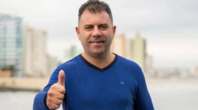 Prefeito de Barra Velha, Douglas Costa, contrata advogados de defesa de Brasília