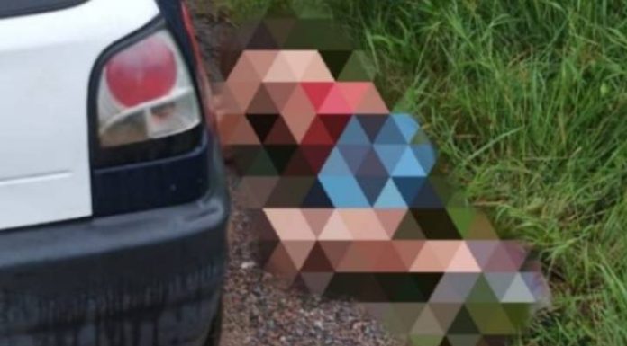 Homem é encontrado esfaqueado ao lado do seu carro