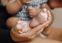 “Não combina com a família”, diz casal que colocou seu próprio bebê para adoção