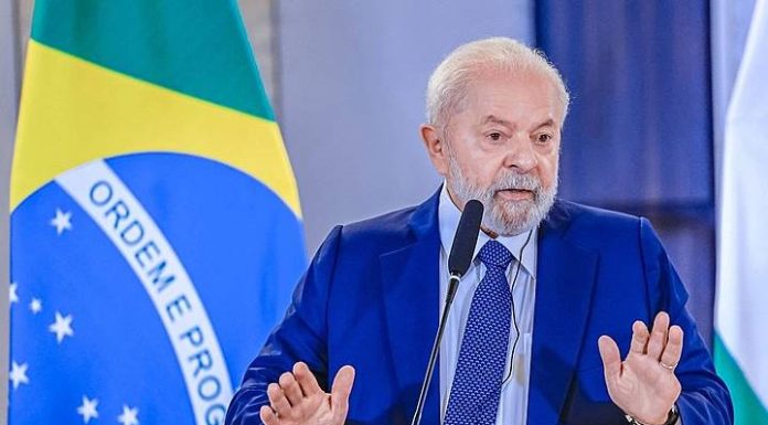 Lula anuncia três institutos federais de educação em SC