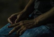 Mãe sente culpa por deixar o ex quebrar a perna do filho de 4 anos