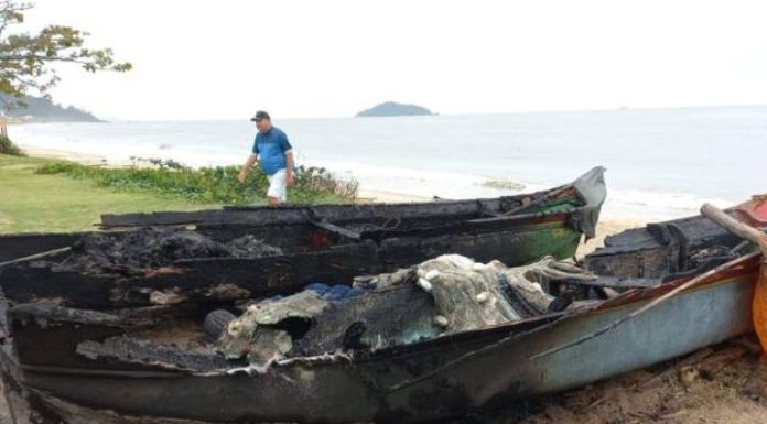Com auxílio do Estado, família de pescadores recomeça após perder barco e redes em incêndio