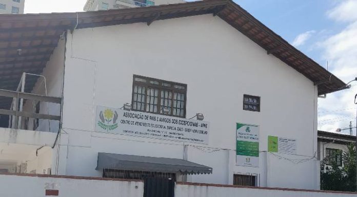 APAE de Penha promove pedágio e precisa de voluntários