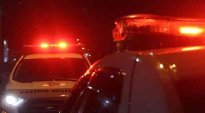 Homem fica ferido após ser empurrado da sacada pela esposa