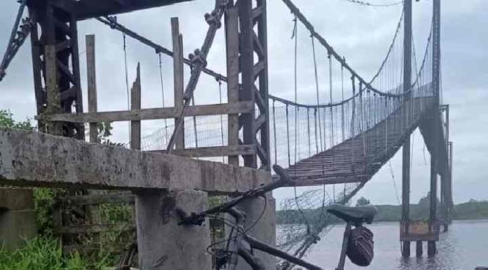 Ponte pênsil de Barra Velha está interditada há quase dois anos