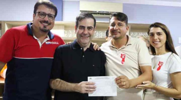 Chiodini abona ficha de novos filiados no MDB de Penha