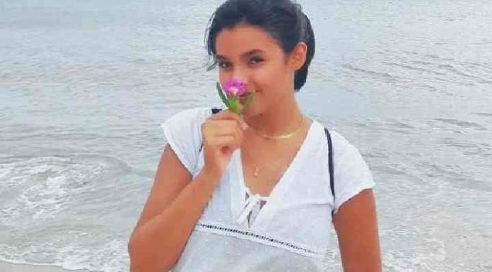 Corpo da jovem morta ao bater contra um caminhão em Barra Velha é sepultado em SP