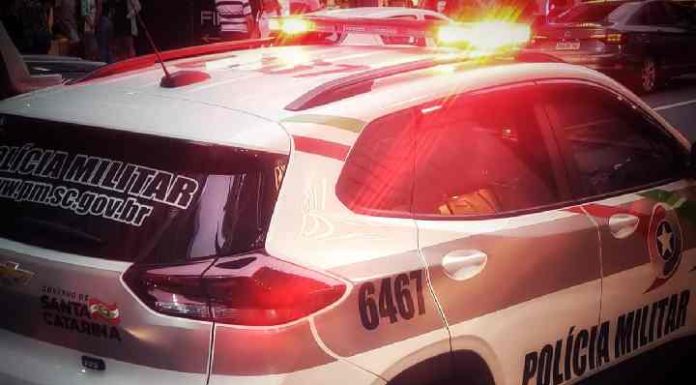 Em Itapema, jovem morre em confronto com a polícia