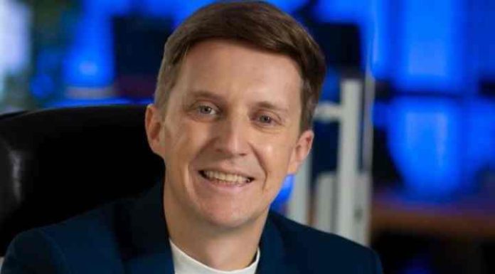 Jornalista é pré-candidato a prefeito de Balneário Camboriú pelo PL