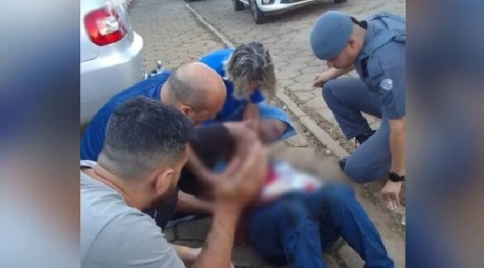 Professora é esfaqueada em frente à escola onde trabalha
