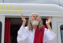 Catarinense que diz ser Jesus reencarnado consegue mudar nome para Inri Cristo