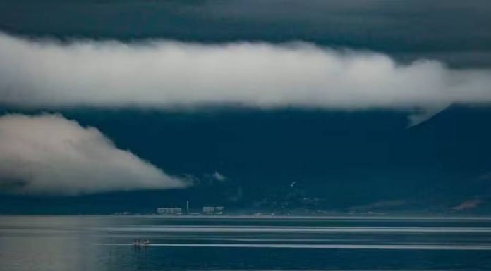 Frente fria avança em SC, causa chuva e derruba temperaturas
