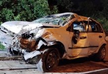 Saída de pista seguida de capotamento deixa motorista ferido em Penha