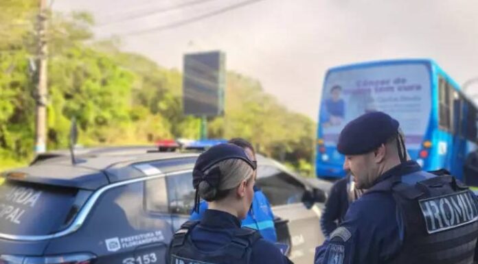 Homem mostra pênis para mulher em ônibus e acaba preso em Florianópolis
