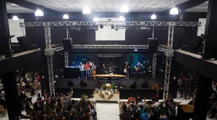 Empresários acusam de estelionato a igreja Bola de Neve e seu fundador