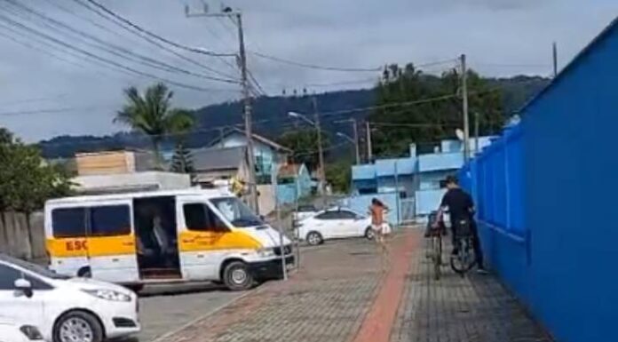 Mães cobram mais segurança em creche no centro de Penha