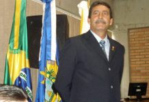 Sogro do prefeito Tiago Baltt é flagrado negociando obras em gravação suspeita