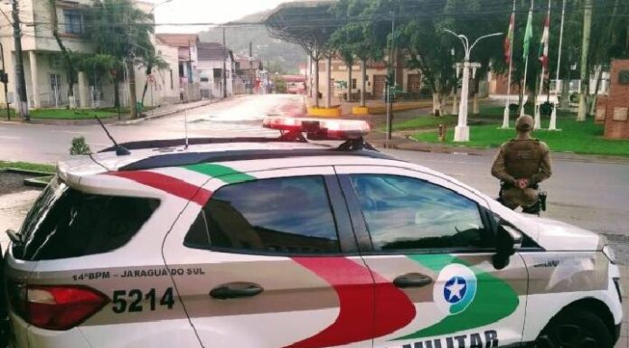 Polícia prende homem por tentar estuprar uma adolescente em SC