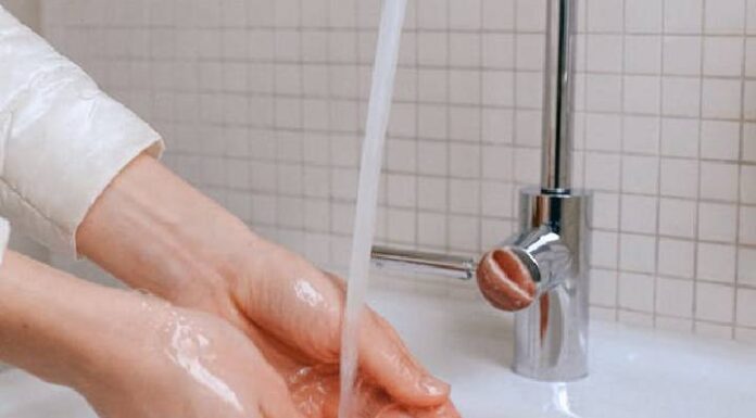 Água tratada: quanto consumir durante o inverno?