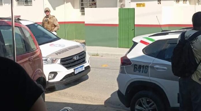 Homem é preso em creche de Penha por violar medida protetiva
