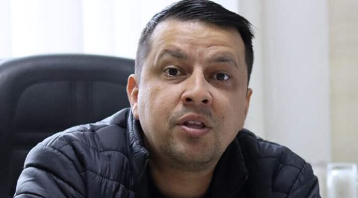 Vereador Adriano Tibeco cobra explicações da prefeitura sobre a falta de exames e fraldas geriátricas