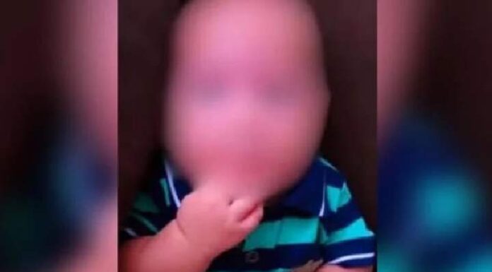 Adolescente que jogou bebê contra a parede diz que se irritou com urina do enteado