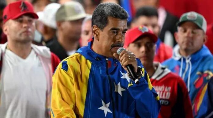 Eleições na Venezuela: reeleito, Nicolás Maduro chama Milei de ‘bicho covarde’