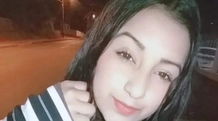 Jovem morre após ser agredida com tijoladas e ser queimada viva