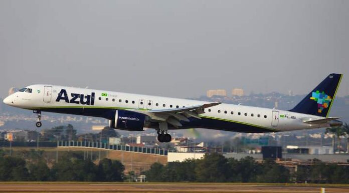Azul terá 52 voos extras para atender demanda da Oktoberfest de Blumenau