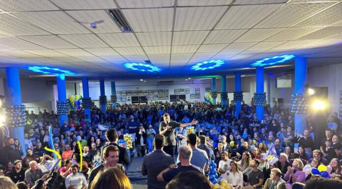 PSD oficializa Liba Fronza à reeleição para prefeitura de Navegantes em convenção que reuniu cerca de 800 pessoas