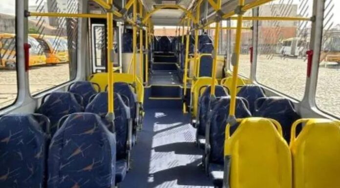 Adolescentes sofrem importunação sexual dentro de ônibus em Itajaí