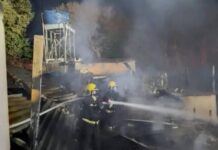 Fogo destrói residência no Centro de Penha