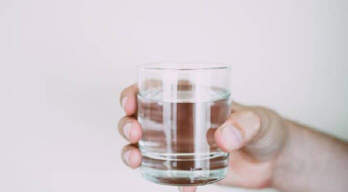 Águas de Penha alerta para importância de beber água tratada