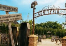 Beto Carrero inaugura área de fumantes com temática de cemitério