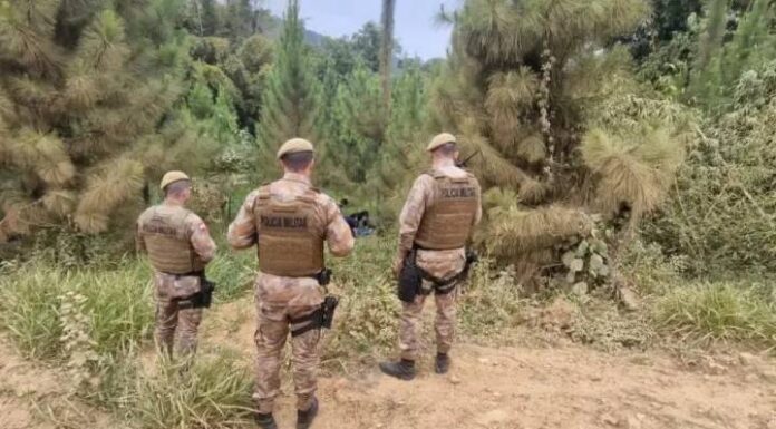 Em Barra Velha, corpos com mãos amarradas e cachimbo de pedra na boca são encontrados pela polícia