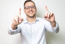 Thiago Pinheiro propõe eleição para Secretário de Educação em Barra Velha