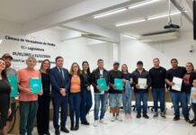 Moradores do Bairro Santa Lídia recebem títulos de propriedade do Programa Lar Legal
