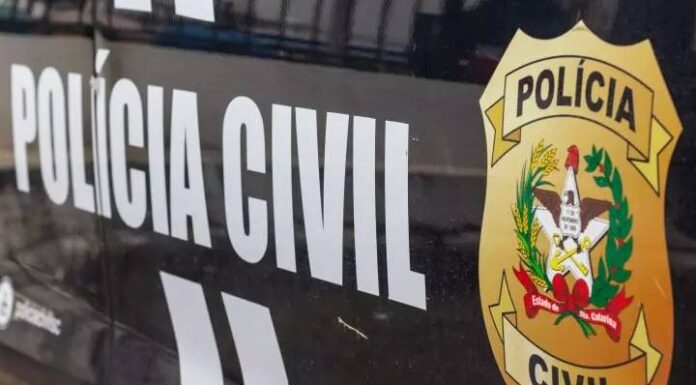 Criança de 3 anos morre após ser esquecida dentro do carro em Joinville