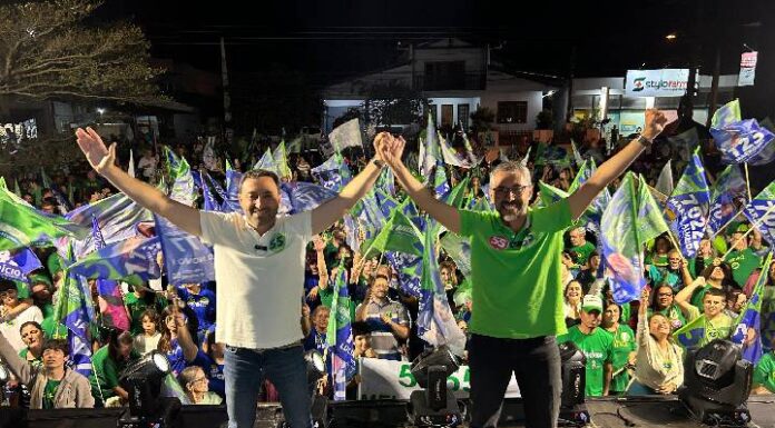 1,8 mil pessoas participaram do comício do 55 no Santa Lídia em Penha