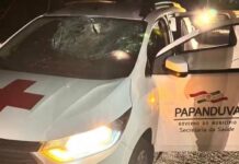 Peça se solta de caminhão, atinge carro da Saúde de prefeitura e mata paciente em SC