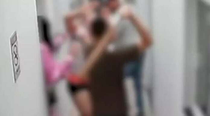Mulher traída chama família para espancar marido e amante; ele foi parar na UTI