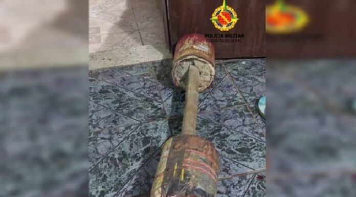 Homem esmaga cabeça de amigo com halter após ele “caguetar” traição