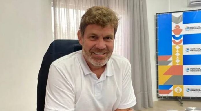 Liba Fronza é reeleito prefeito de Navegantes