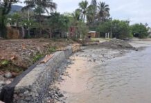 Justiça embarga obra na praia do Manguinho em Penha