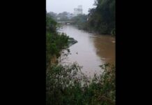 Chuva intensa provoca alagamentos e leva famílias a abrigo de emergência em Barra Velha
