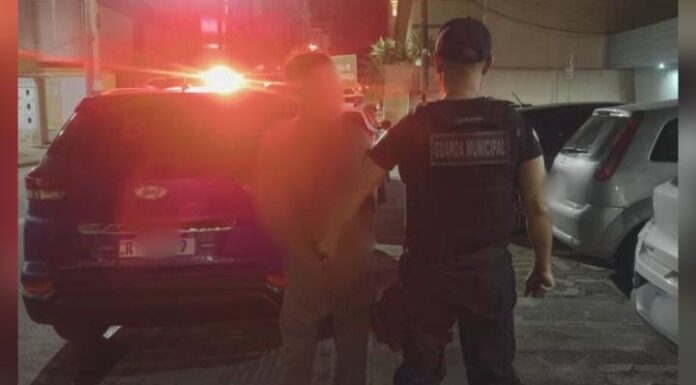 “Quero matar alguém”: homem ameaça mulheres e tenta invadir igreja em Itapema
