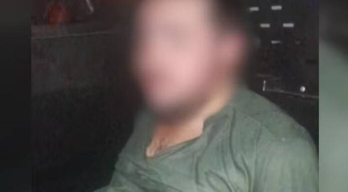 Filho mata pai e esfaqueia a mãe enquanto casal dormia